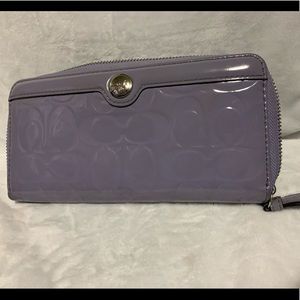 COACH LAVENDER GRAMERCY LEATHER ACCORDION WALLET